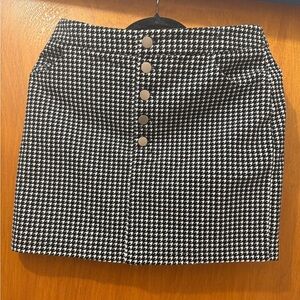 Forever 21 Black and White Houndstooth Pencil Skirt
